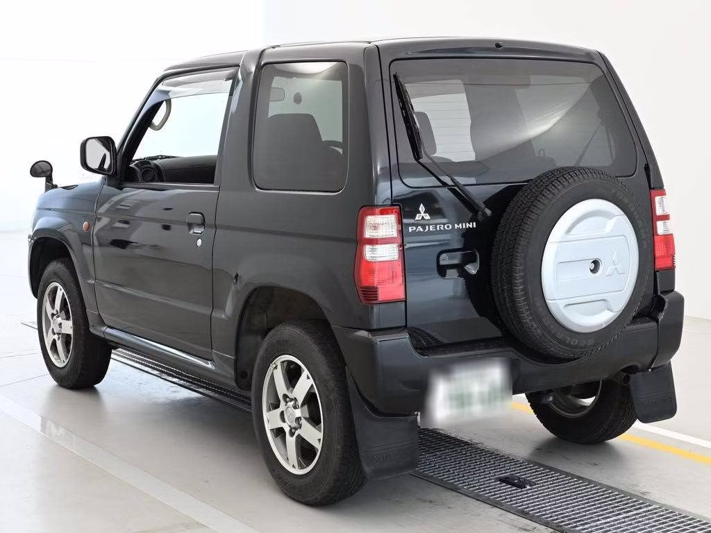 MITSUBISHI PAJERO MINI