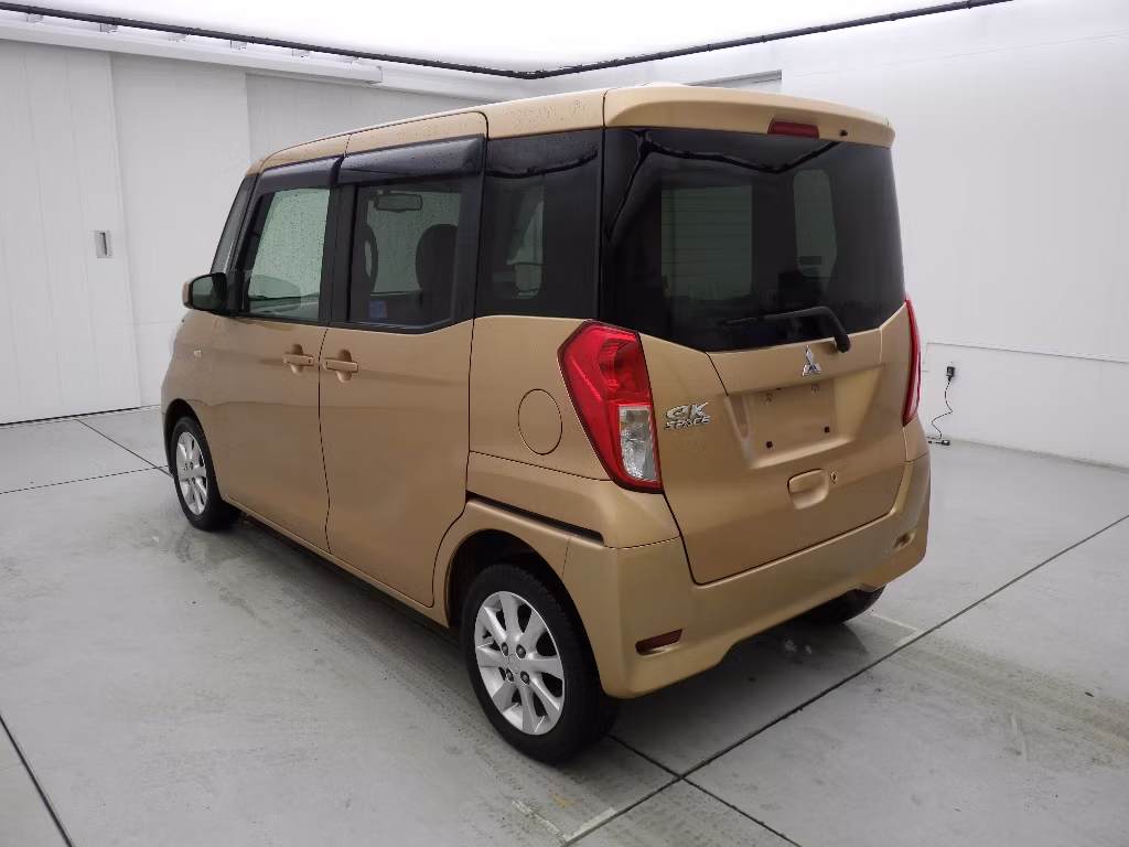 MITSUBISHI EK SPACE