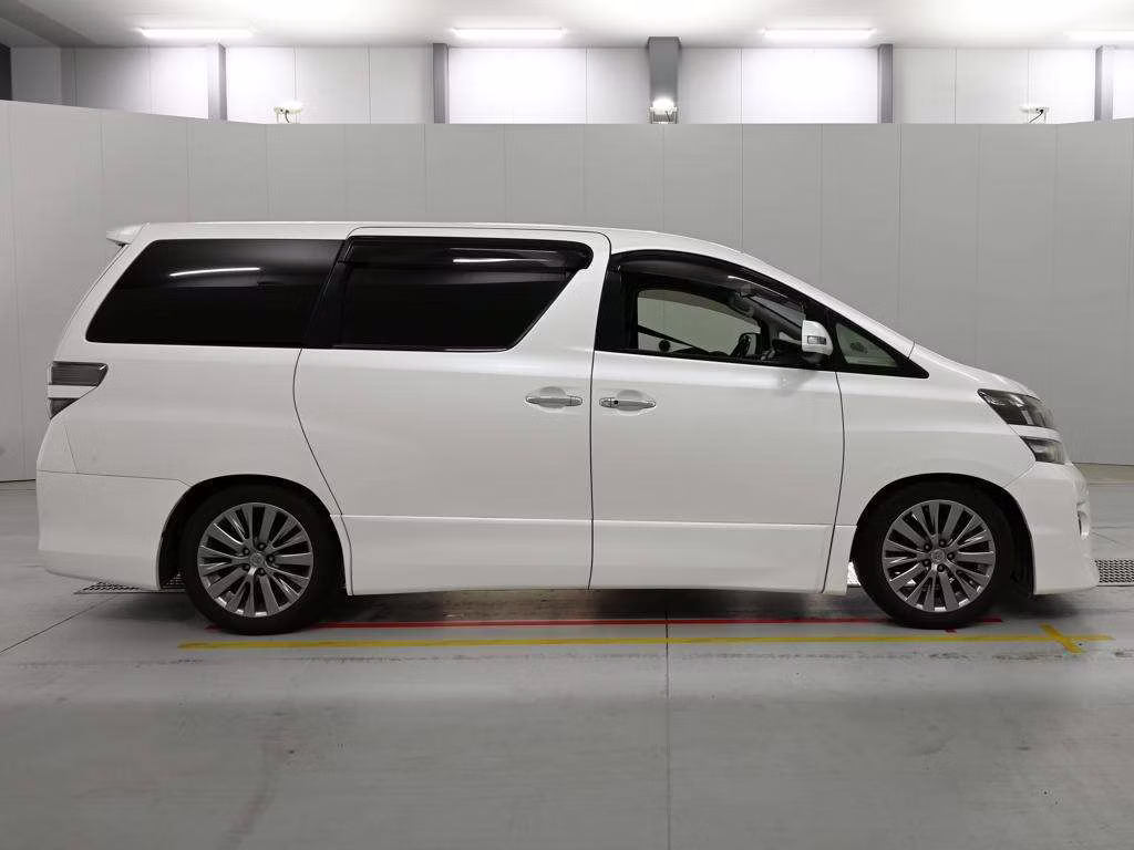 TOYOTA VELLFIRE