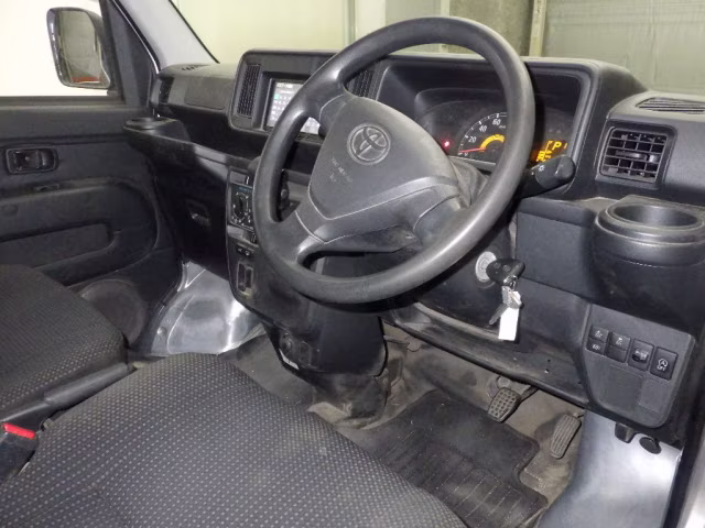 TOYOTA PIXIS VAN