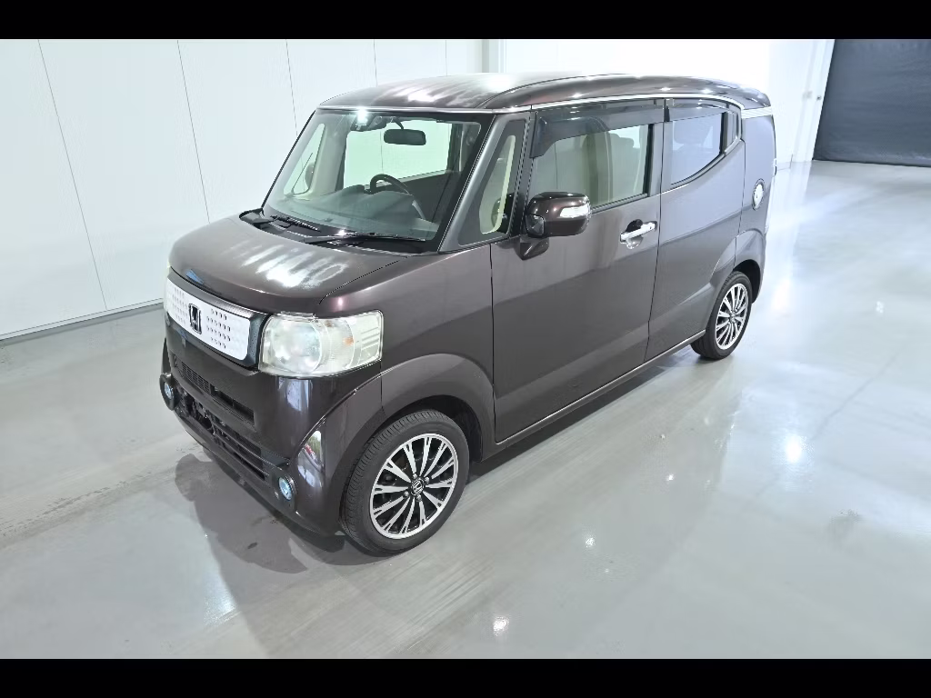 HONDA N-BOX SLASH