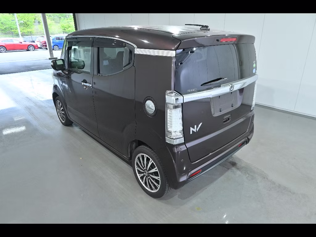 HONDA N-BOX SLASH