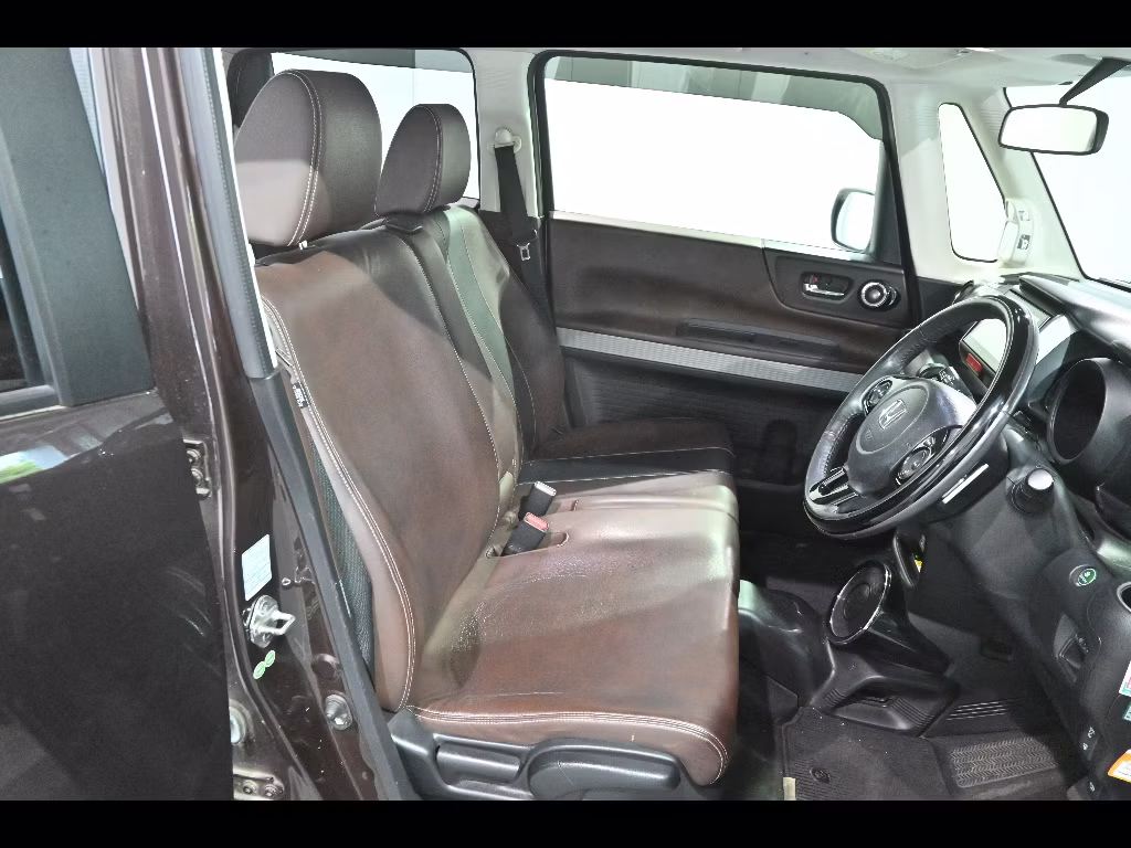 HONDA N-BOX SLASH