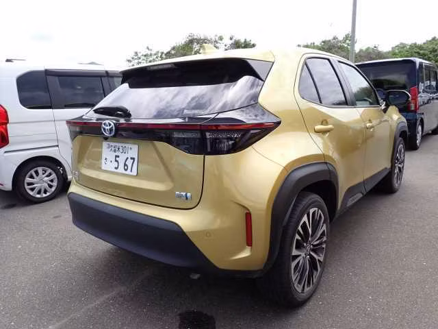 TOYOTA YARIS CROSS