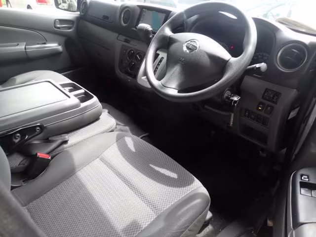 NISSAN NV350 CARAVAN