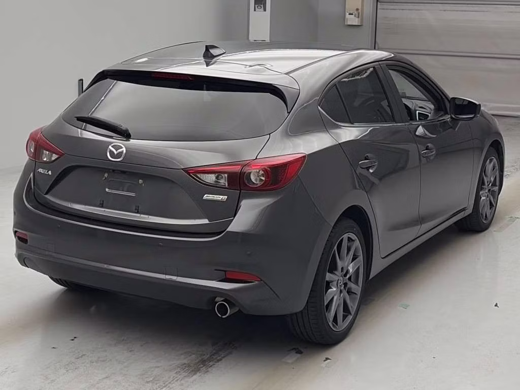 MAZDA AXELA
