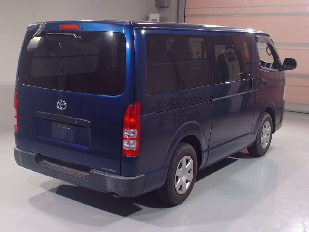 TOYOTA REGIUS ACE