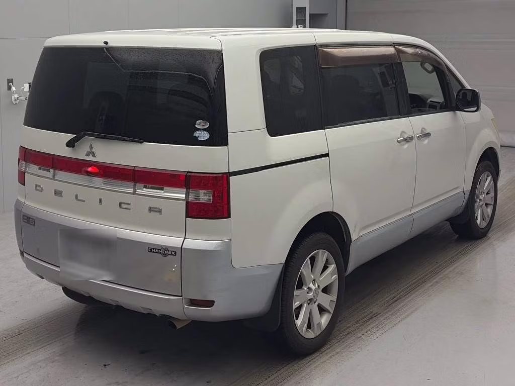 MITSUBISHI DELICA D:5