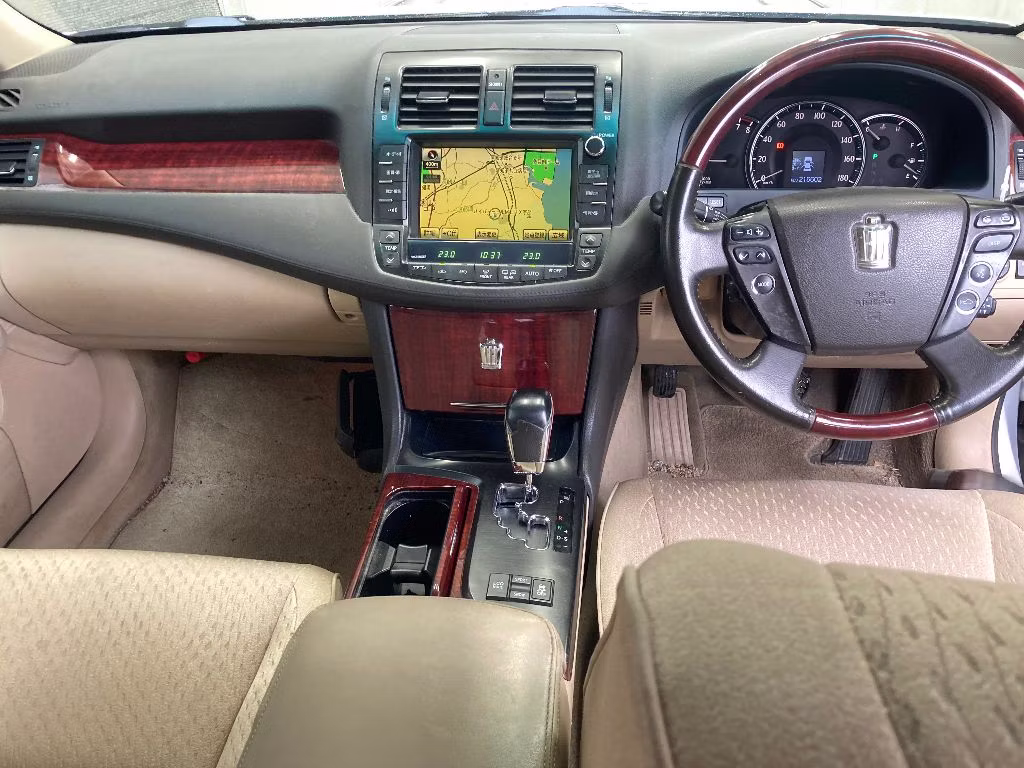 TOYOTA CROWN