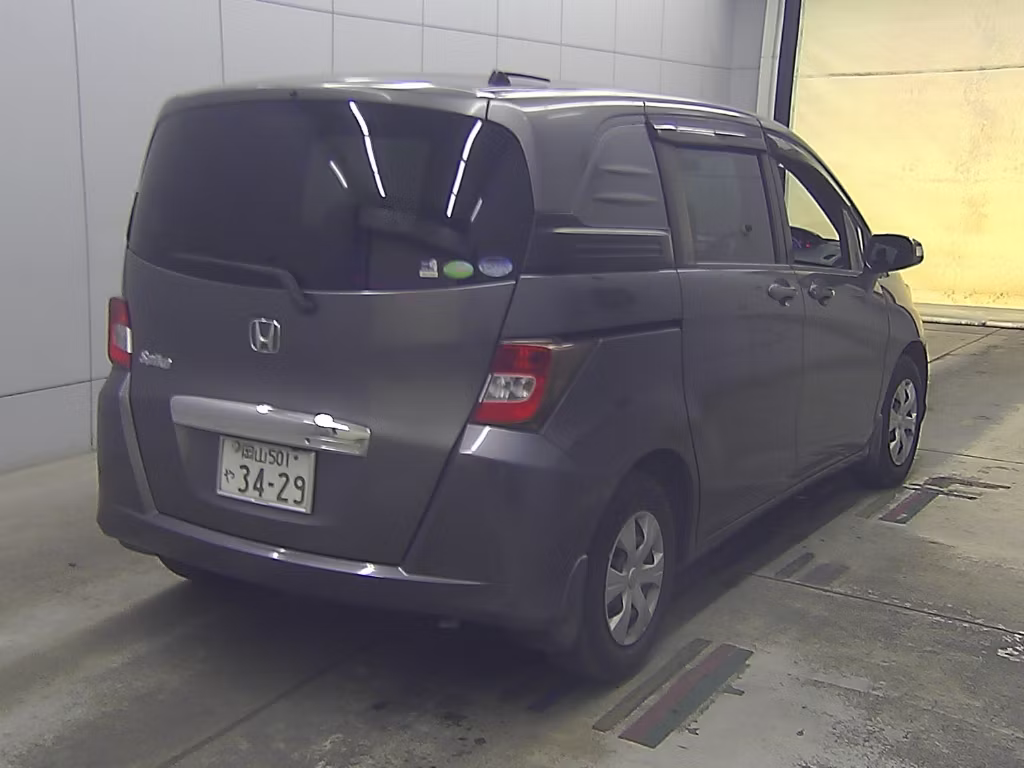 HONDA FREED SPIKE