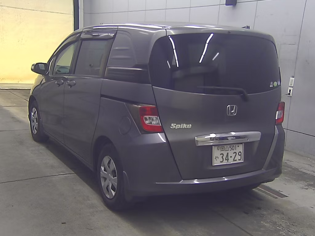 HONDA FREED SPIKE