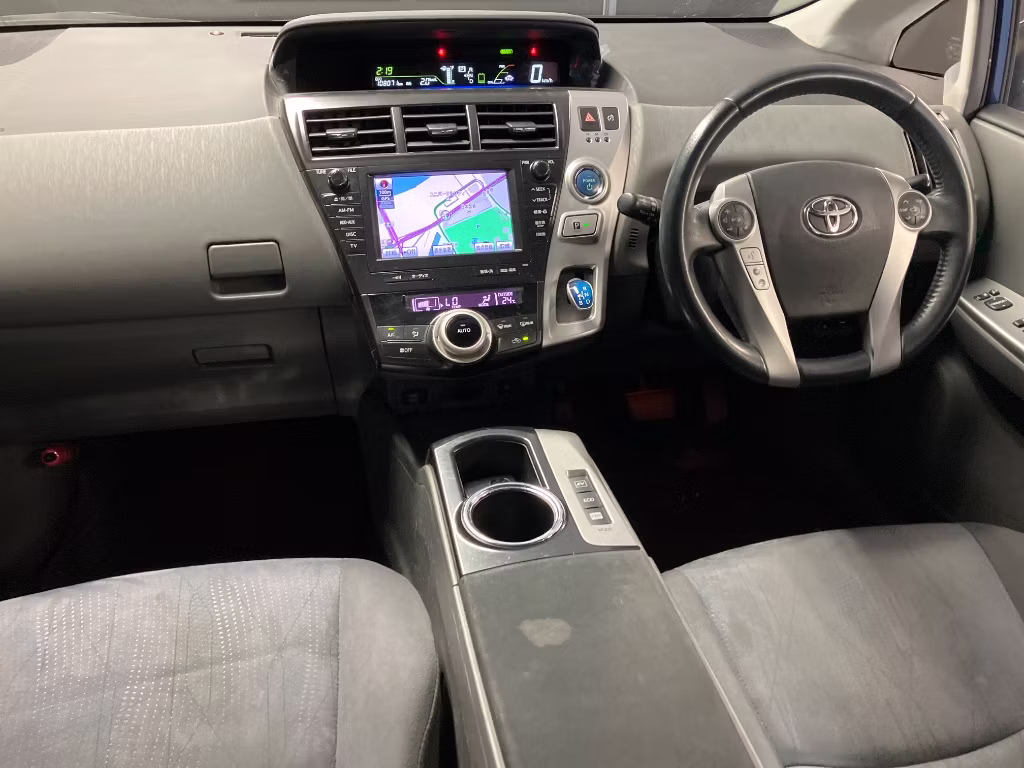 TOYOTA PRIUS ALPHA