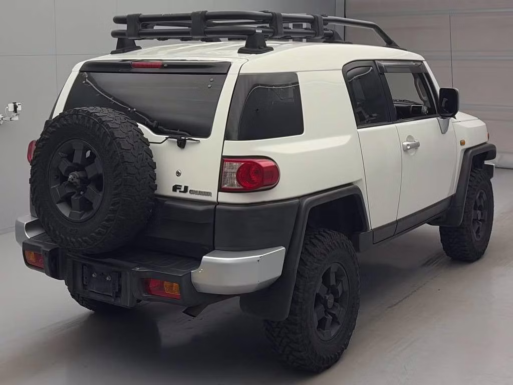 TOYOTA FJ CRUISER