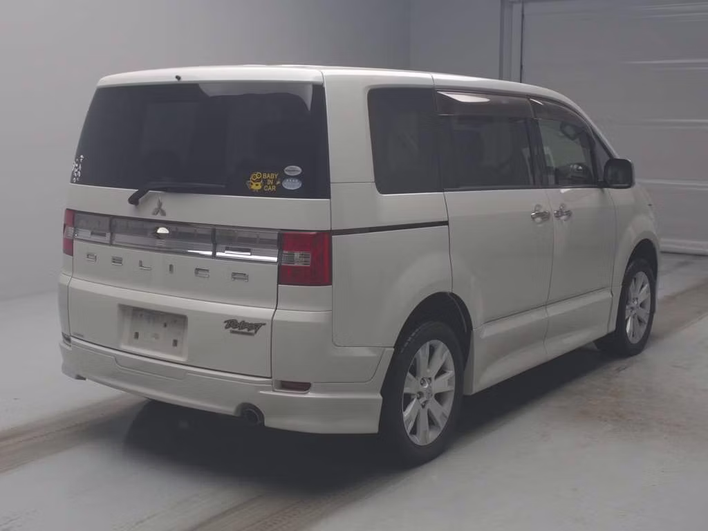 MITSUBISHI DELICA D:5