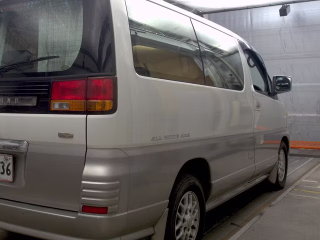 NISSAN ELGRAND