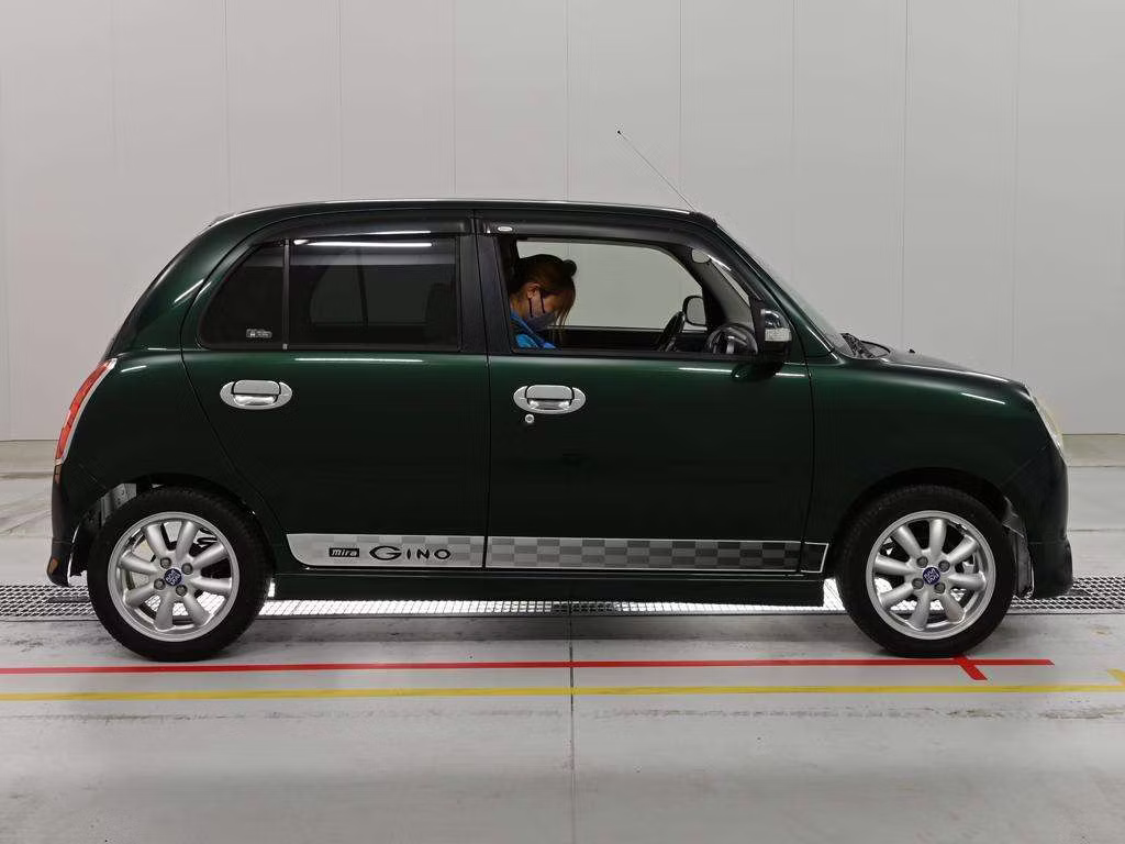 DAIHATSU MIRA GINO