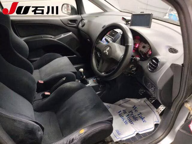 MITSUBISHI COLT