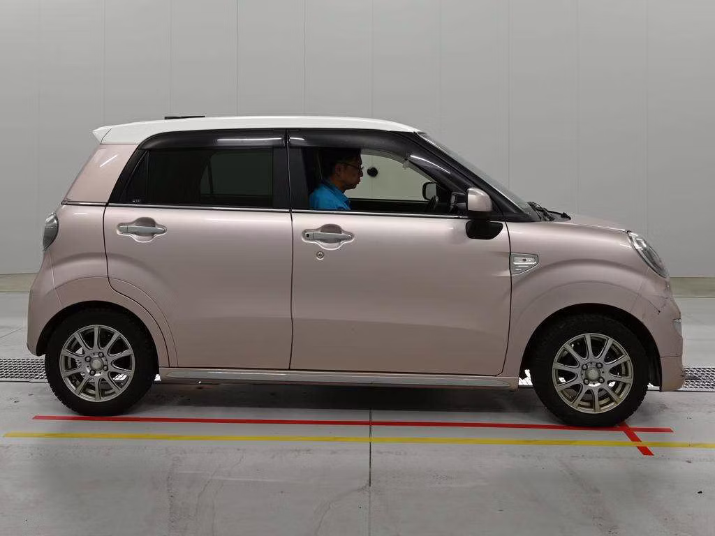 DAIHATSU CAST