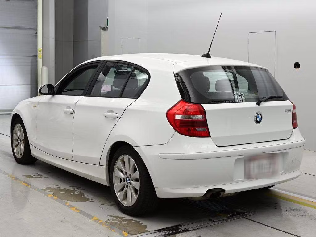 BMW 1-SERIES