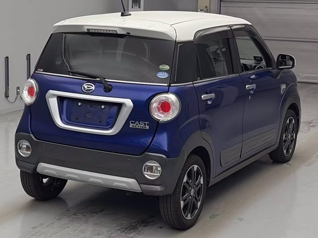 DAIHATSU CAST