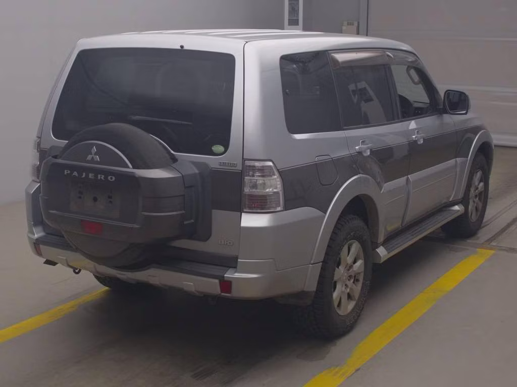 MITSUBISHI PAJERO
