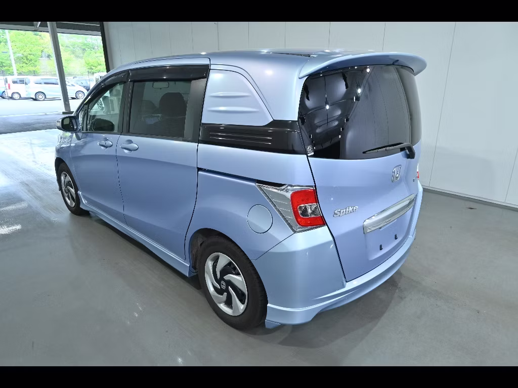 HONDA FREED SPIKE