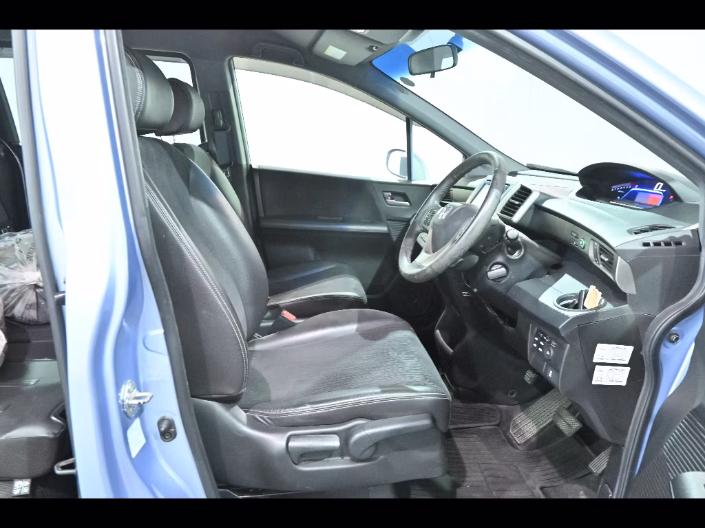 HONDA FREED SPIKE