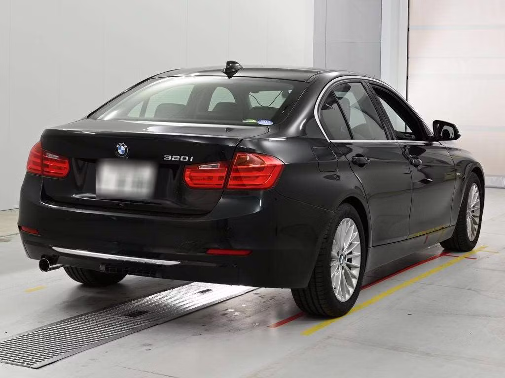 BMW 3-SERIES