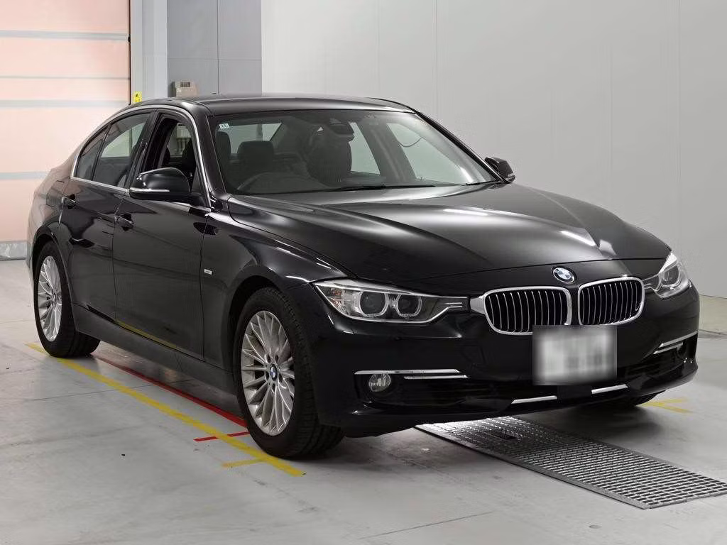 BMW 3-SERIES