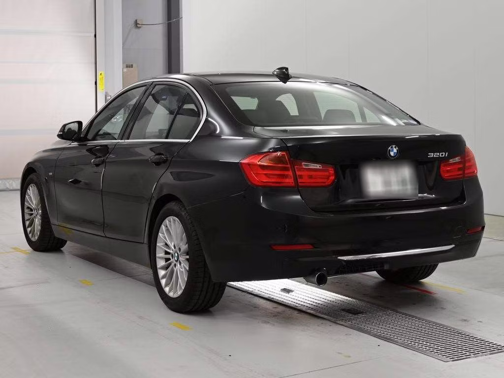 BMW 3-SERIES