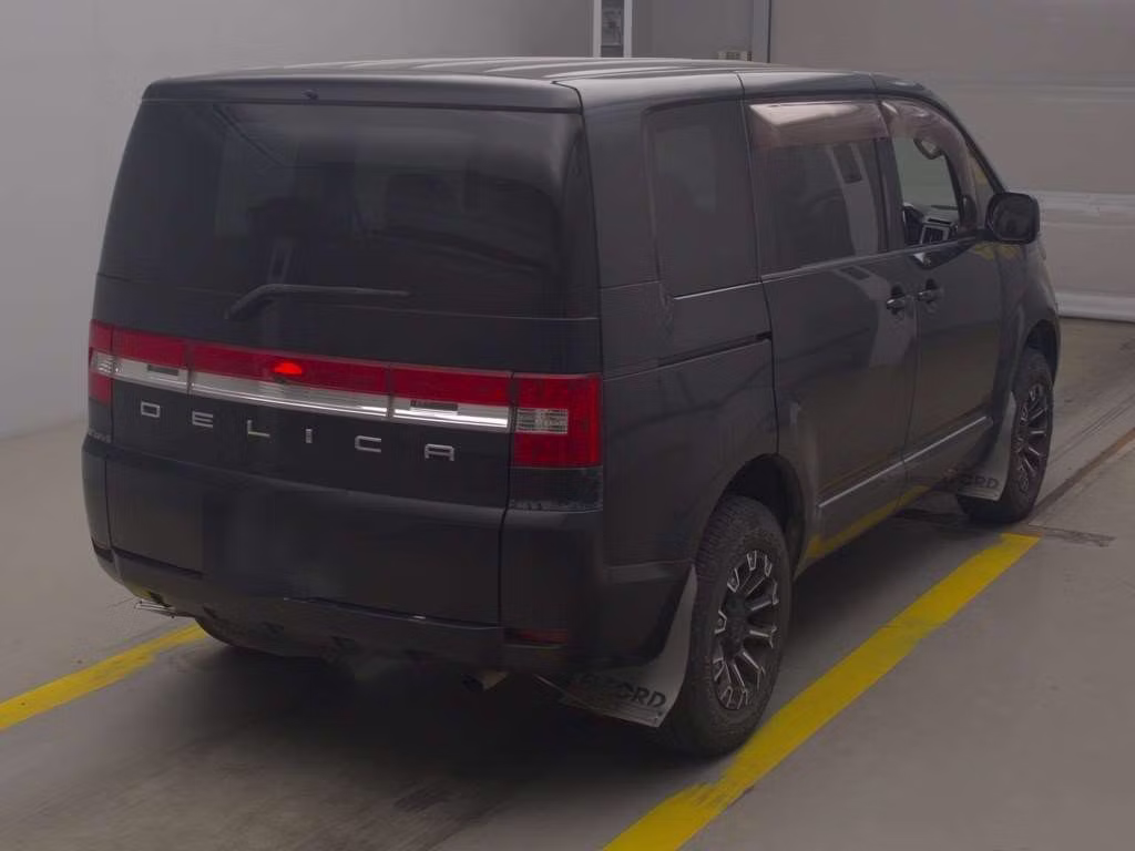 MITSUBISHI DELICA D:5