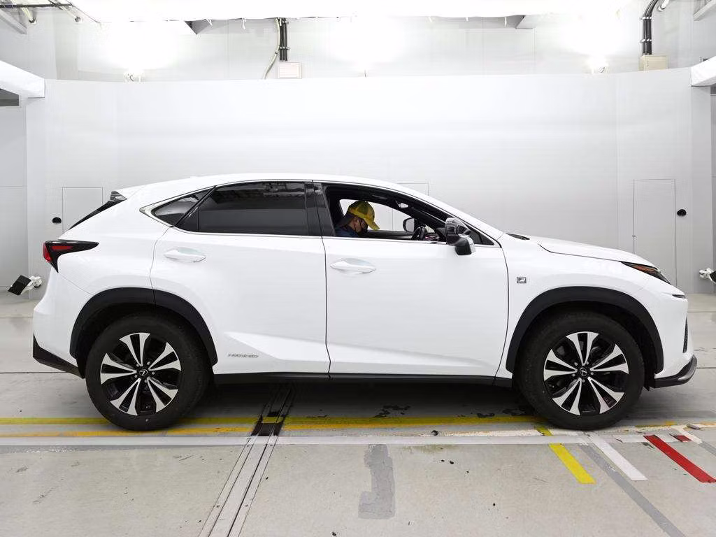 LEXUS NX300H