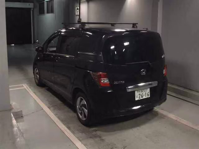 HONDA FREED SPIKE