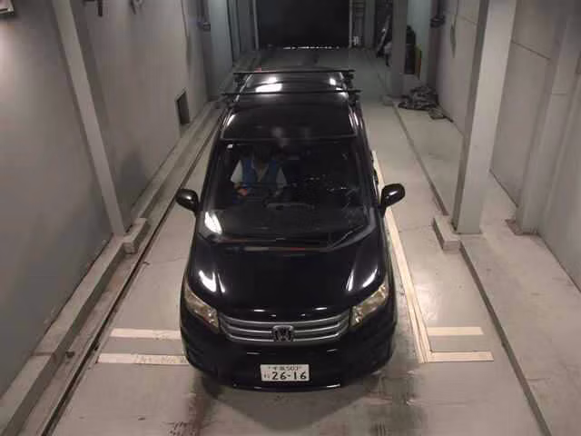 HONDA FREED SPIKE