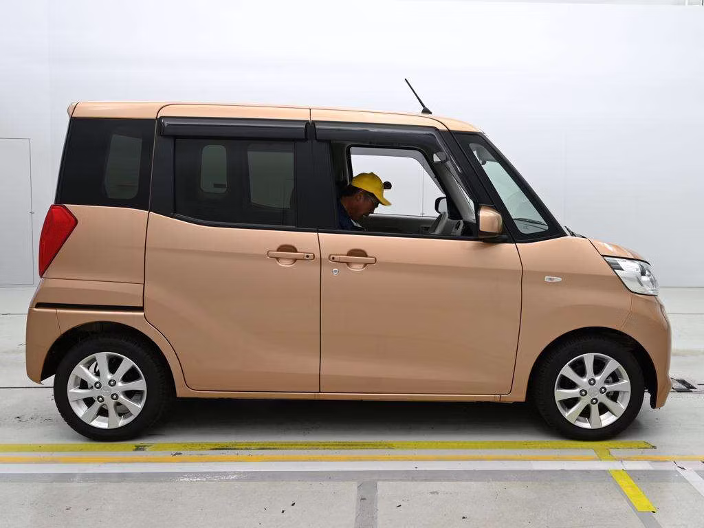 MITSUBISHI EK SPACE