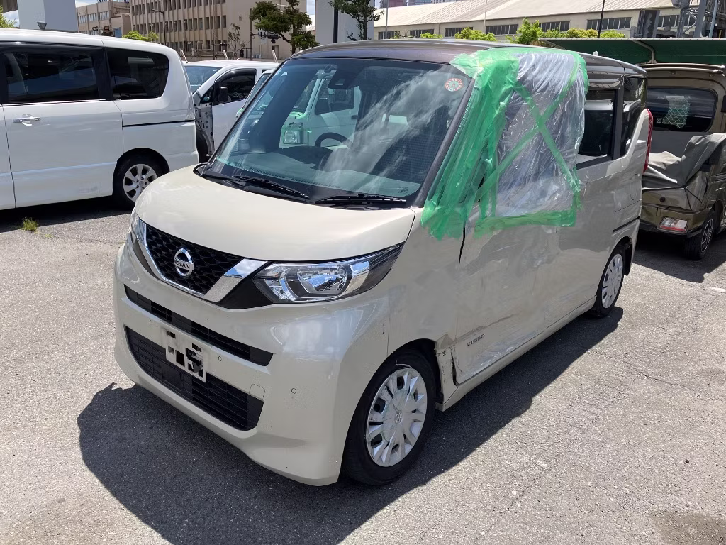 NISSAN ROOX