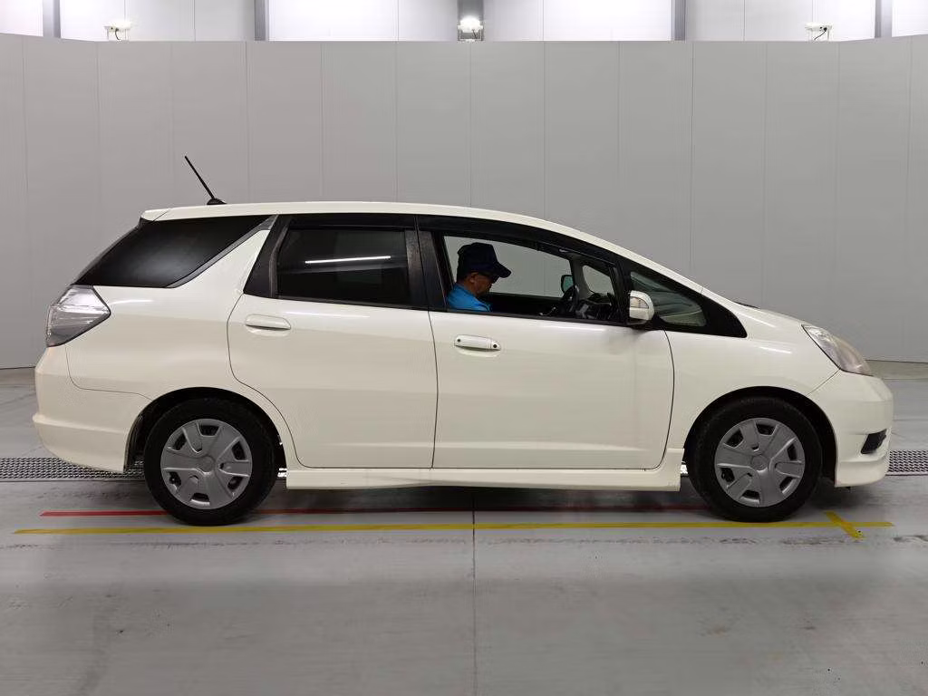 HONDA FIT SHUTTLE