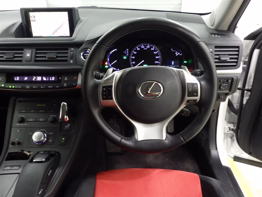 LEXUS CT200H