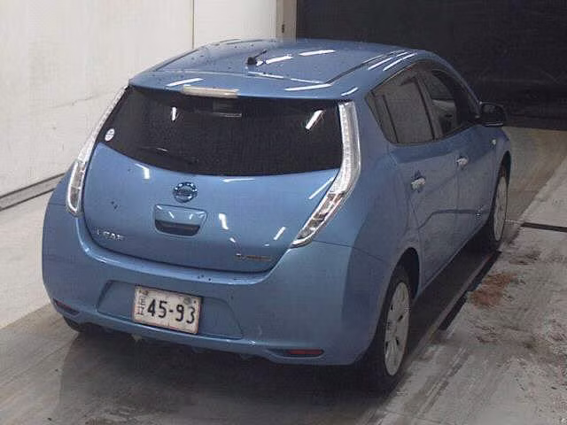 NISSAN LEAF
