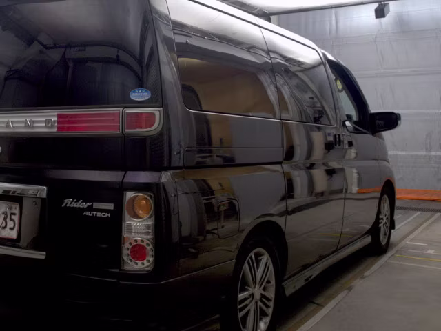 NISSAN ELGRAND