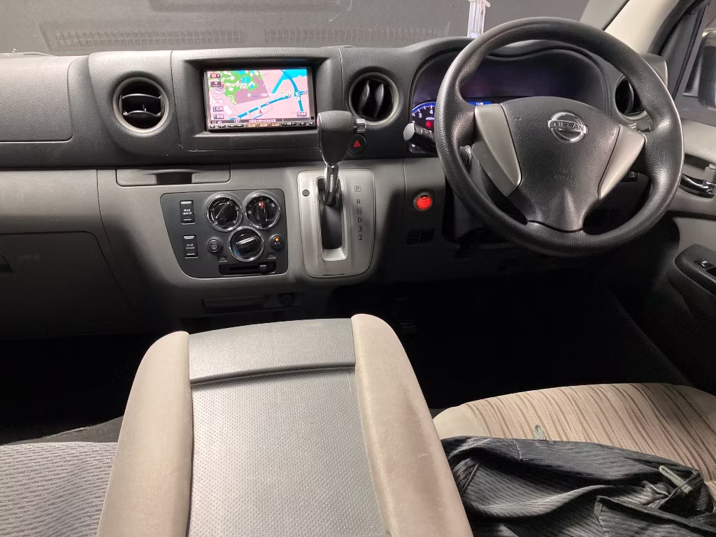 NISSAN NV350 CARAVAN