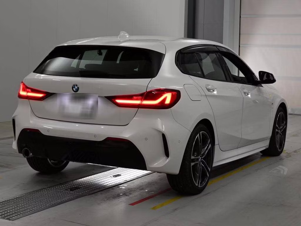 BMW 1-SERIES