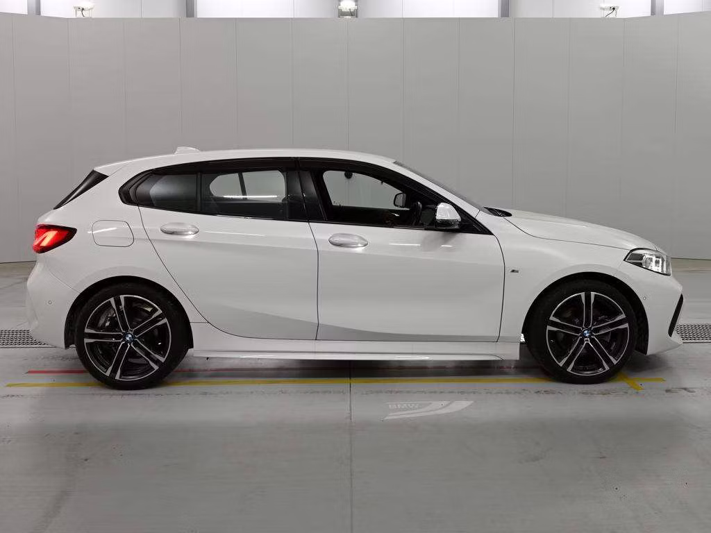 BMW 1-SERIES