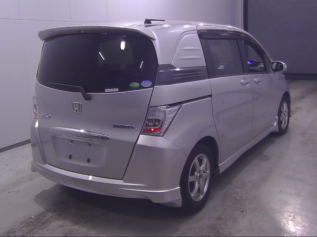 HONDA FREED SPIKE