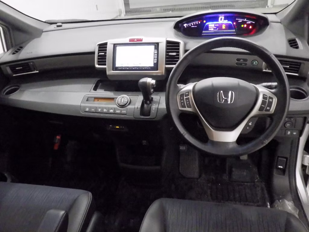 HONDA FREED SPIKE