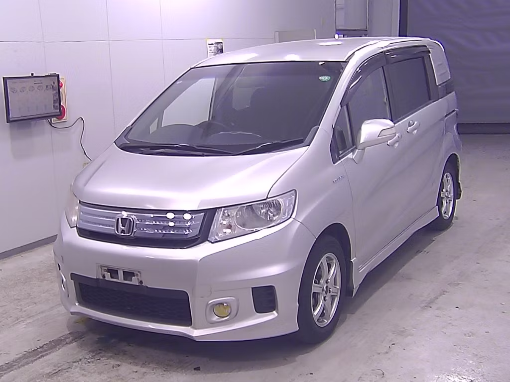 HONDA FREED SPIKE