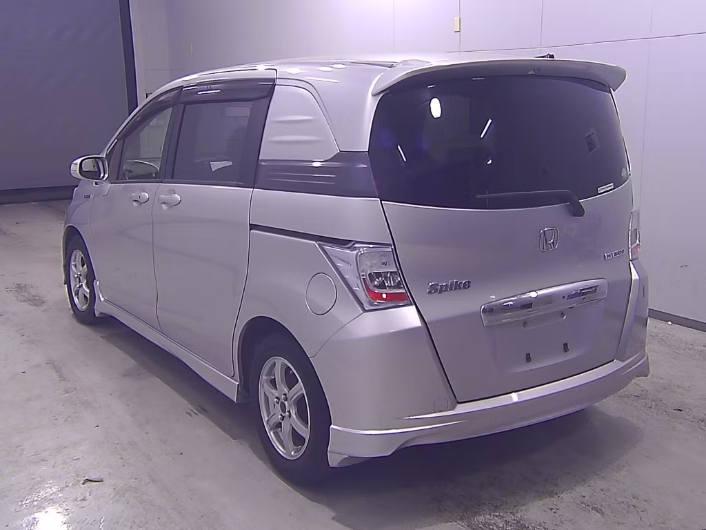 HONDA FREED SPIKE