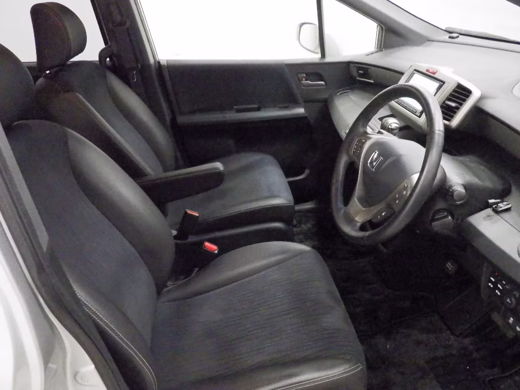 HONDA FREED SPIKE