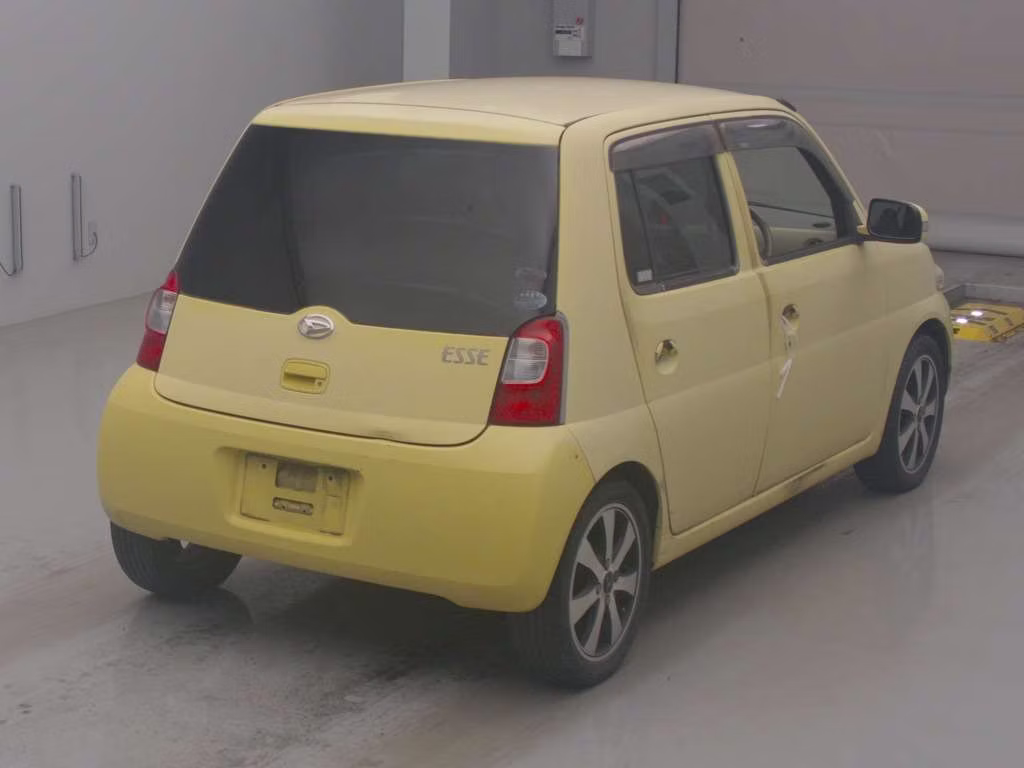 DAIHATSU ESSE