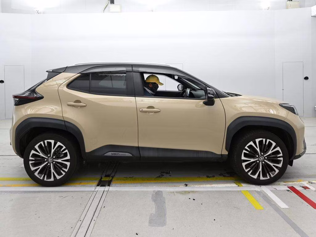 TOYOTA YARIS CROSS